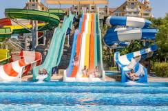 ROYAL HOLIDAY PALACE Pools & Beach